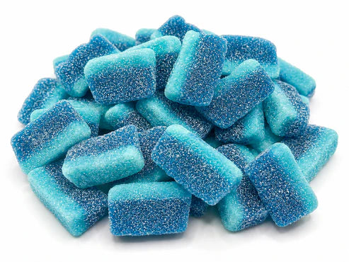 Blue sour raspberry slices by Mijn winkel, colorful chewy candies with a tangy raspberry flavor and vibrant blue coating.