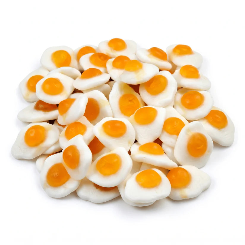 Spiegel Eieren by Mijn winkel featuring freshly fried eggs in a pan, ready to serve as a nutritious breakfast.